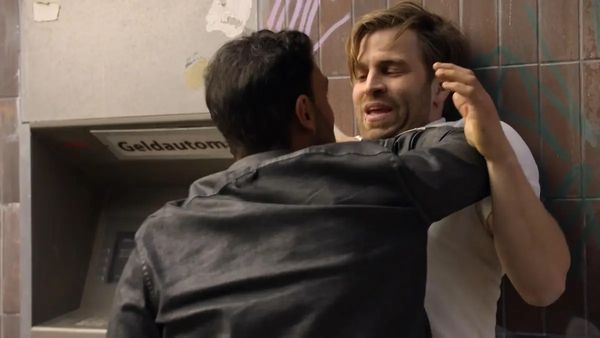 Nihat geht Julian an den Kragen - Foto: RTL