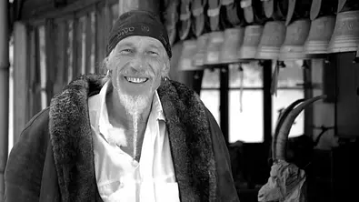 Niklaus Schälin mit langem Bart und einem Lächeln. - Foto: Archivbild Niklaus Schälin mit langem Bart und einem Lächeln. - Foto: Archivbild