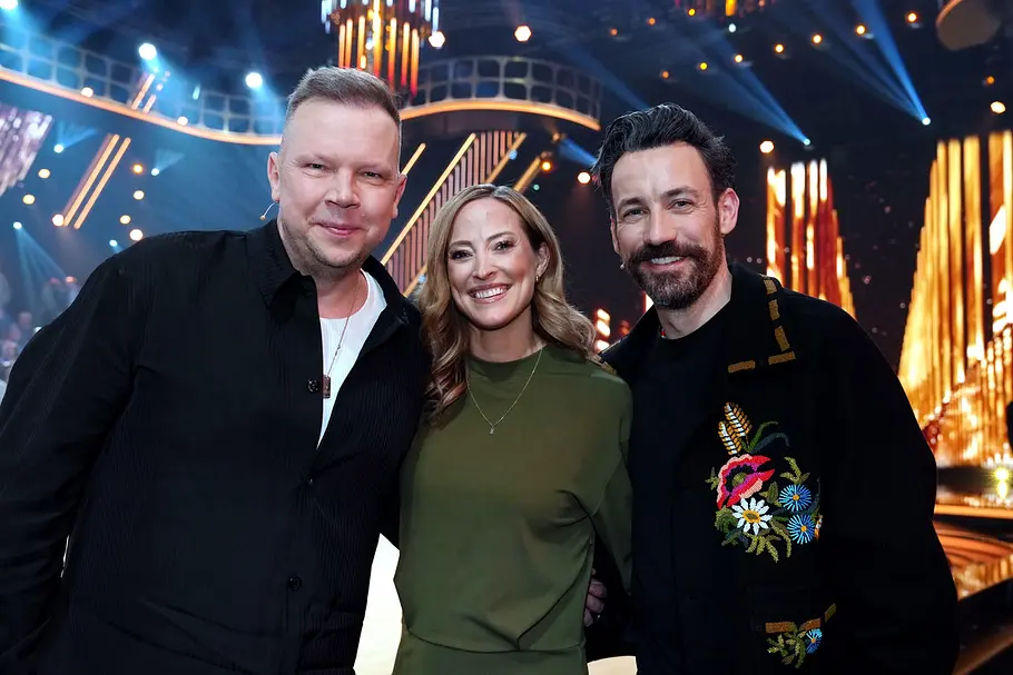 Wolff-Christoph Fuss, Anna Fleischhauer, Jan Köppen Wolff-Christoph Fuss, Anna Fleischhauer, Jan Köppen sind das neue Team bei Ninja Warrior