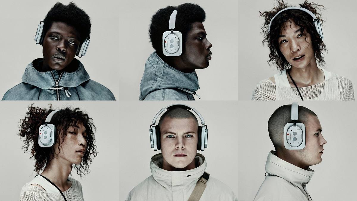 Drei verschiedene Personen tragen die Nothing Headphone (1) zur Show.
