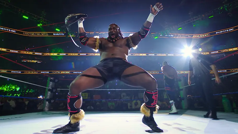Oba Femi soll ein neuer WWE-Superstar werden. Oba Femi im WWE-Ring.