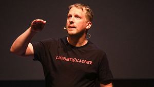 Oliver Pocher stellt eigene Kinder mit Hitler gleich - Foto: IMAGO / xMatthiasxGränzdörferx