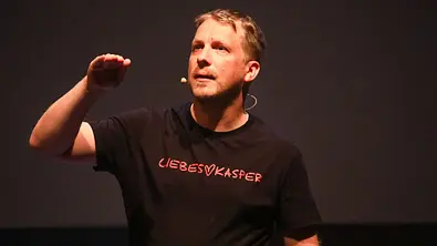 Oliver Pocher stellt eigene Kinder mit Hitler gleich - Foto: IMAGO / xMatthiasxGränzdörferx