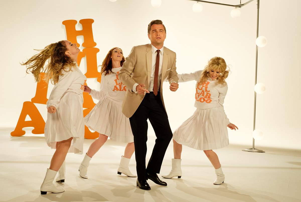 Once Upon a Time…in Hollywood Rick Dalton tanzt in der Show Hullabaloo.