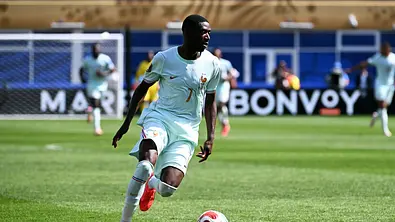 Ousmane Dembele dribbelt bei der WM 2026 für Frankreich im letzten Gruppenspiel gegen Norwegen. - Foto: IMAGO / Uwe Kraft