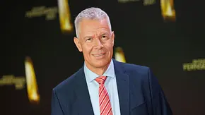 Peter Kloeppel bei der Verleihung des Deutschen Fernsehpreises 2021 im Tanzbrunnen.  - Foto: IMAGO / Future Image