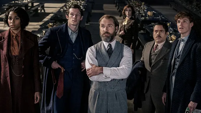 Szene aus „Phantastische Tierwesen: Dumbledores Geheimnisse“ - Foto: 2021 Warner Bros. Entertainment Inc. All Rights Reserved Szene aus „Phantastische Tierwesen: Dumbledores Geheimnisse“ - Foto: 2021 Warner Bros. Entertainment Inc. All Rights Reserved