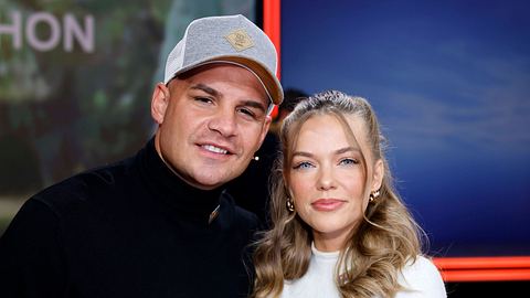 Vor der Trennung:  Pietro Lombardi und Laura Maria Rypa lächelnd und dicht nebeneinander beim 28. RTL-Spendenmarathon 2023. - Foto:  IMAGO / Panama Pictures