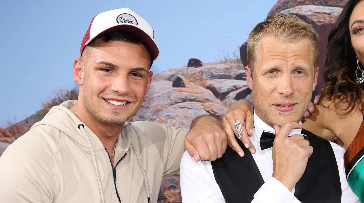 Pietro Lombardi und Oliver Pocher 2017 auf dem Roten Teppich bei der Preview von Global Gladiators in der Astor Film Lounge in Berlin. 