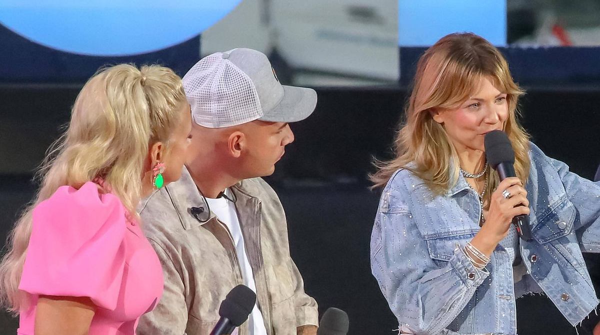 Pietro Lombardi, hier zwischen Barbara Schöneberger und Ella Endlich, scherzt über neue Freundin.