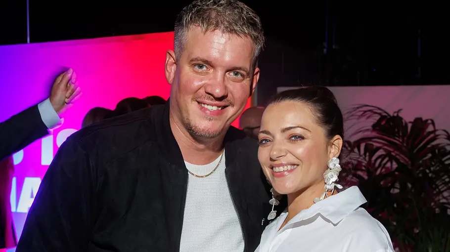 Plötzlich geht für Gustav Masurek und Anne Menden alles ganz schnell. Gustav Masurek und Anne Menden bei einem Event im September 2025.