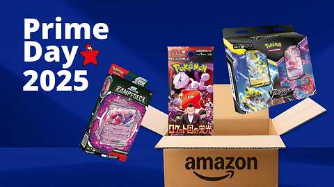 Verschiedene Sets von Pokemon karten, die aus einem Amazon-Karton springen. - Foto: TVM/PR