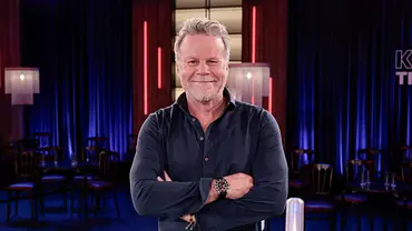 Jenke von Wilmsdorff posiert für ein Foto im Studio des Kölner Treffs. - Foto: IMAGO / Future Image Jenke von Wilmsdorff posiert für ein Foto im Studio des Kölner Treffs. - Foto: IMAGO / Future Image