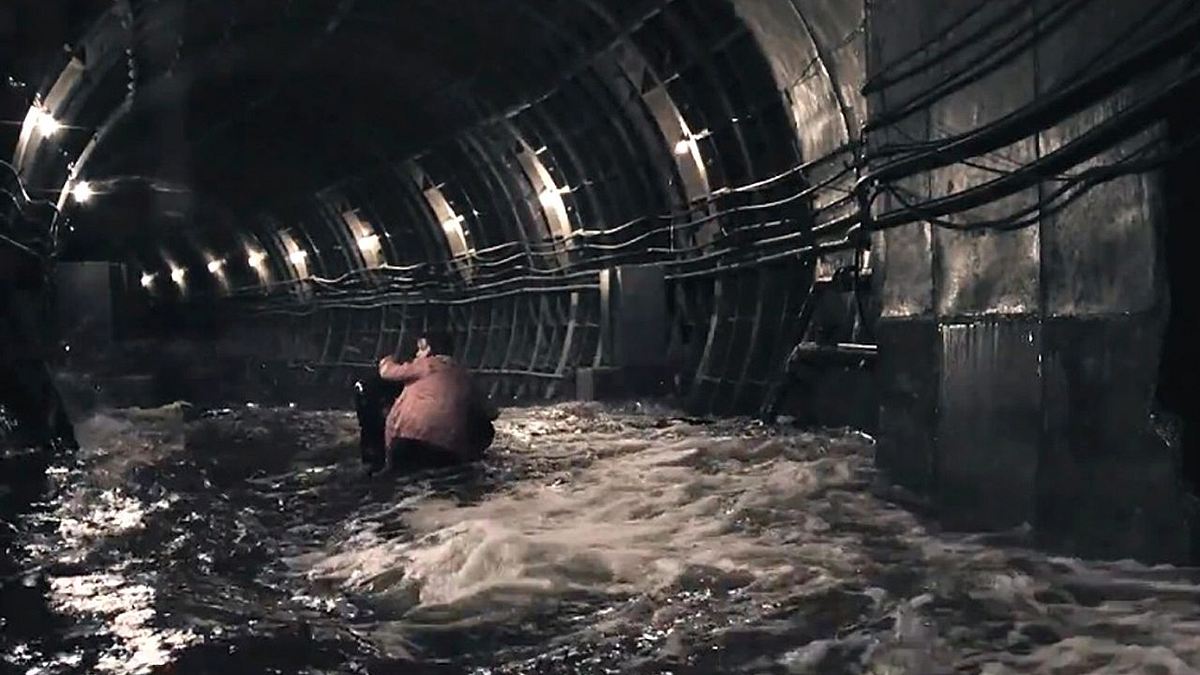 Metro - Im Netz des Todes Metro - Im Netz des Todes