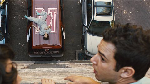 Nackt-Alarm bei 21 & Over!  