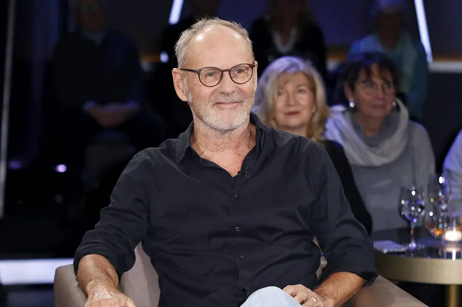 Reinhold Beckmann, Moderator, Musiker und Autor, zu Gast in der Fernsehsendung NDR Talk Show in den NDR Studios, Hamburg