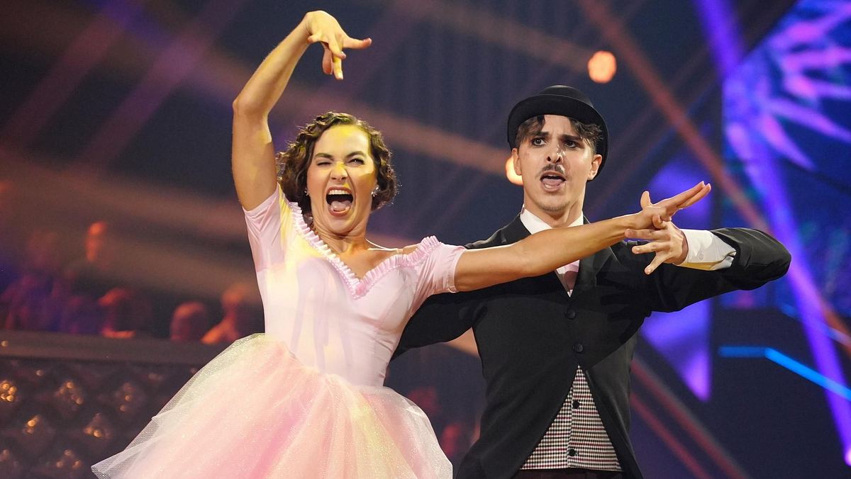 Let's Dance: Renata Lusin und Alexandru Ionel sprechen über Familienplanung Renata Lusin und Alexandru Ionel tanzen bei der „Let's Dance“-Profi-Challenge. Dort sprechen sie auch über Familienplanung