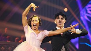 Renata Lusin und Alexandru Ionel tanzen bei der „Lets Dance“-Profi-Challenge. Dort sprechen sie auch über Familienplanung - Foto: RTL / Stefan Gregorowius
