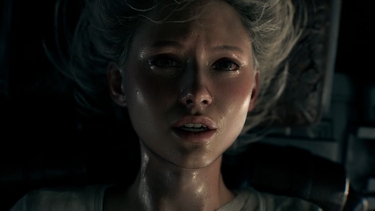 Resident Evil 9 Requiem Grace Grace, Protagonistin von Resident Evil 9 Requiem, schwitzt und schaut mit verquollenen Augen in die Kamera