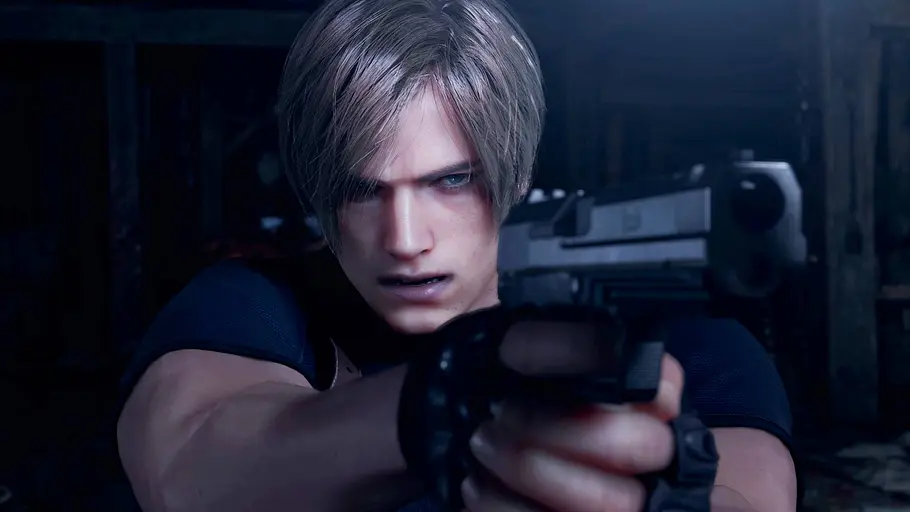 Leon hält seine Waffe auf eine Person im Off. - Foto: Capcom Leon hält seine Waffe auf eine Person im Off. - Foto: Capcom