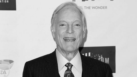 Richard Chamberlain lächelt in die Kamera - Foto: IMAGO / APress