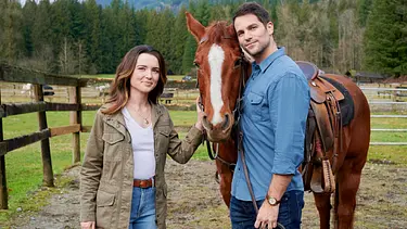 Roadtrip ins royale Herz - Foto: RTL / Hallmark Media Roadtrip ins royale Herz - Foto: RTL / Hallmark Media
