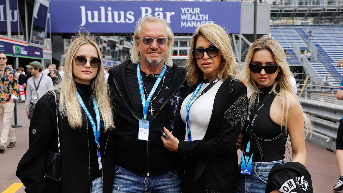 Die Geissens Die Geissens, konkret Davina, Robert, Carmen und Shania als Gast der FE in der Boxengasse, FIA Formel E Weltmeisterschaft, Monaco E- Prix