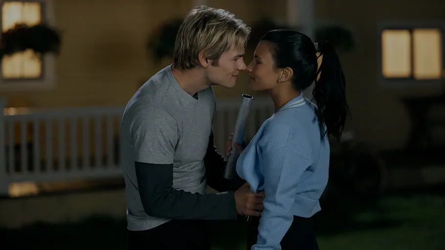 Romantische Jackie- und Cole-Moment aus „Ich und die Walter Boys“.