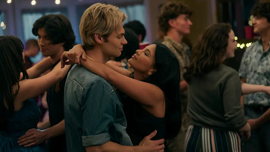 Romantische Jackie- und Cole-Moment aus „Ich und die Walter Boys“.