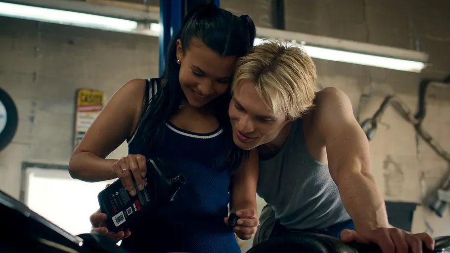 Romantische Jackie- und Cole-Moment aus „Ich und die Walter Boys“.