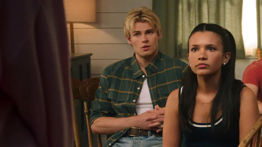 Jackie- und Cole-Momente aus „Ich und die Walter Boys“ Romantische Jackie- und Cole-Moment aus „Ich und die Walter Boys“.