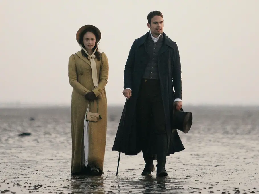 „Sanditon“ Rose Williams (Charlotte Heywood) und Theo James (Sidney Parker) in „Sanditon“.