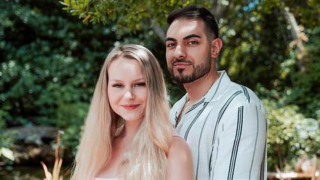 Sarah Jane Wollny & Freund Tinush bei Temptation Island VIP - Foto: RTL / Kimberly Schäfer