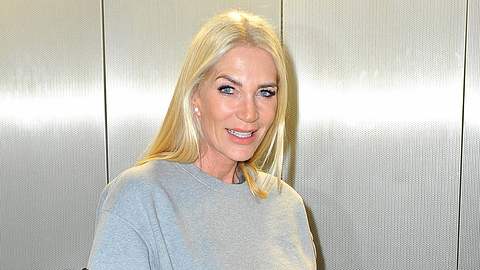 Sarah Kern vor eine grauen Wand - Foto: Star Media / IMAGO