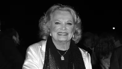 Gena Rowlands lächelt in die kamera - Foto: IMAGO / Depositphotos