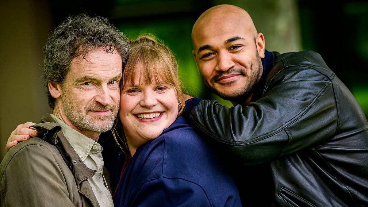 Tatort-Team Dortmund Tatort-Team Dortmund posiert lächelnd für die Kamera