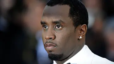 Diddy schaut ernst zur Seite. - Foto: IMAGO / ZUMA Press Wire