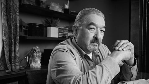 Graham Greene in der Serie Defiance. - Foto: IMAGO / Everett Collection