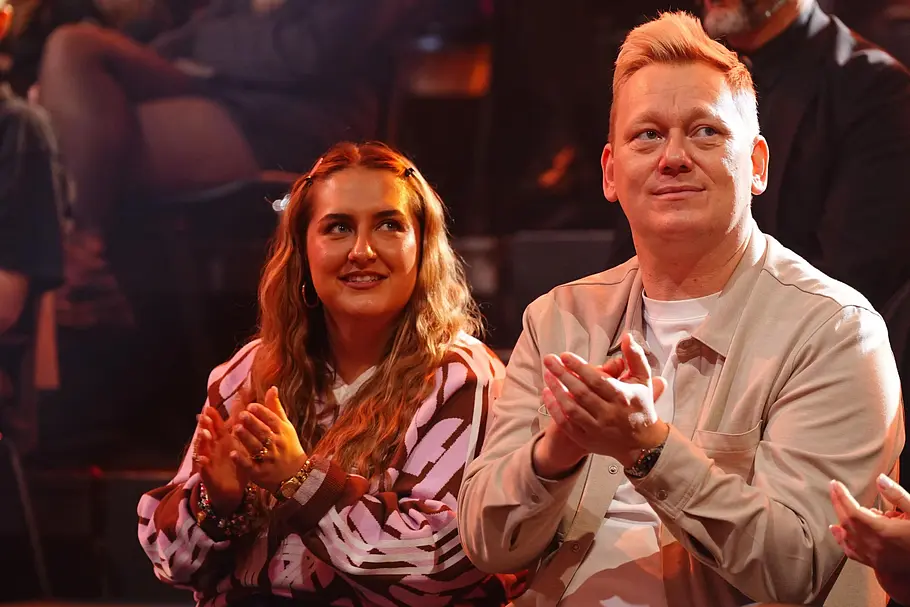 SelfieSandra, Jens Knossi Knossalla