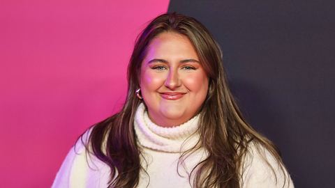 Sandra Safiulov auf dem roten Teppich - Foto: IMAGO / dts Nachrichtenagentur