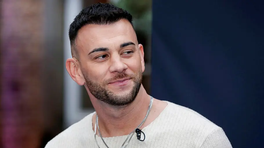 Serkan Yavuz Serkan Yavuz mit nachdenklichem Blick – der Reality-Star sorgt erneut für Schlagzeilen um sein Liebesleben.