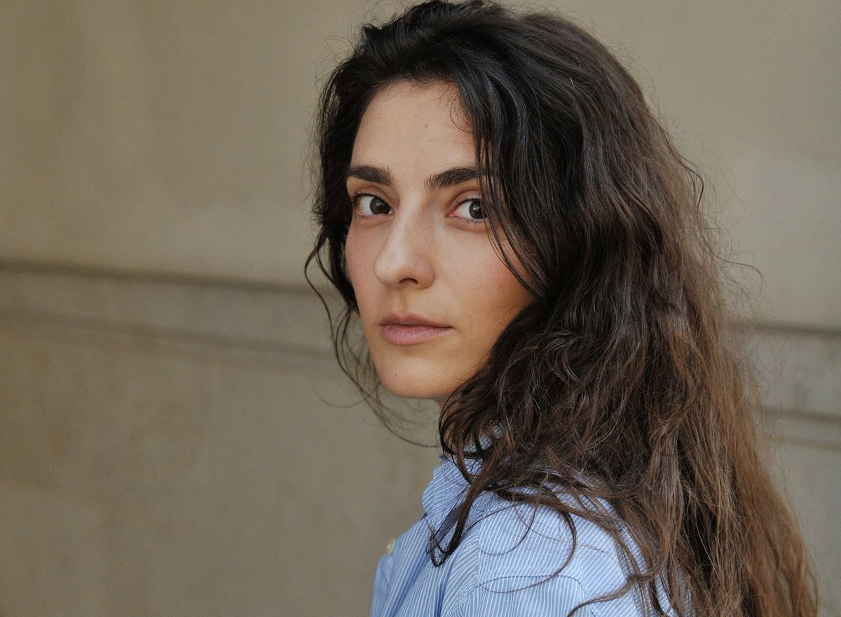 Seyneb Saleh, Hauptdarstellerin aus „Nächte vor Hochzeiten“ (ARD 2025), im Porträt Seyneb Saleh, Hauptdarstellerin aus „Nächte vor Hochzeiten“ (ARD 2025), im Porträt