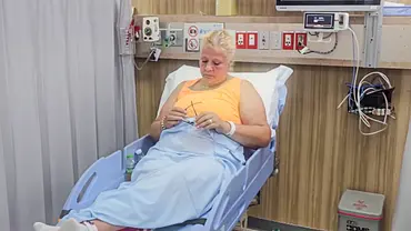 Silvia Wollny liegt im Krankenhaus - Foto: Joyn Silvia Wollny liegt im Krankenhaus - Foto: Joyn