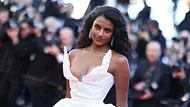 Simone Ashley beim 78. Cannes Film Festival - Foto: IMAGO / ABACAPRESS Simone Ashley beim 78. Cannes Film Festival - Foto: IMAGO / ABACAPRESS