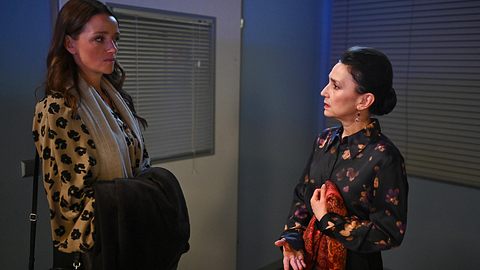 AWZ: Simone mit einem erschütternden Gesichtsausdruck - Foto: RTL/ Julia Feldhagen