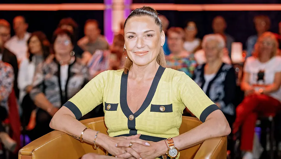 Simone Ballack anläßlich der Aufzeichnung der MDR - Talkshow Riverboat am 12.04.2024 in der Mediacity Leipzig