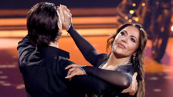 Simone Thomalla & Tanzpartner Evgeny Vinokurov bei „Lets Dance“ - Foto: IMAGO / Panama Pictures