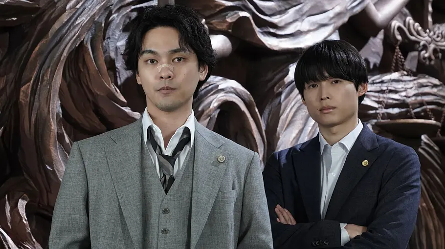 Taiza Kujo (Yuya Yagira) und Anwaltskollege Karasuma (Hokuto Matsumura) in „Sins of Kujo“.