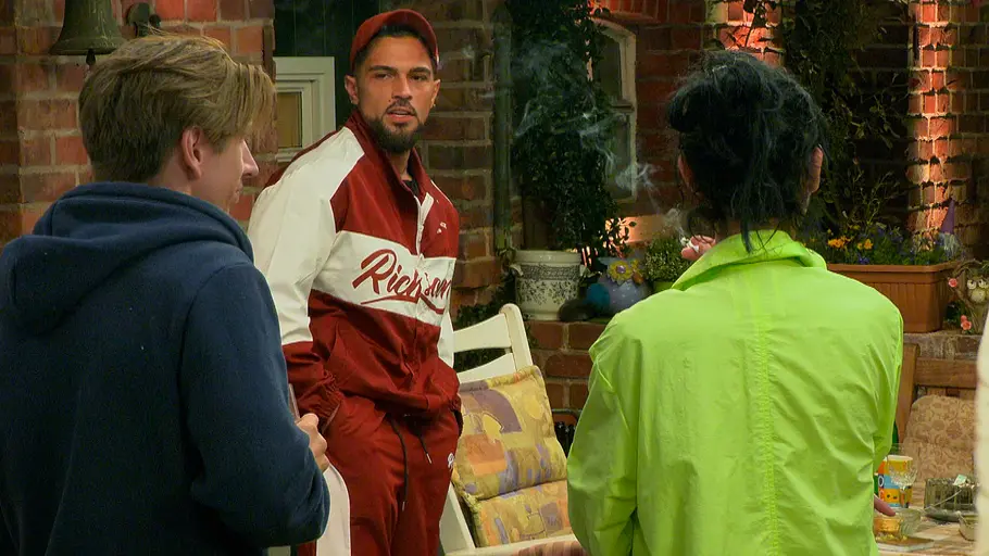 Giovanni und Vanessa ziehen aus dem Sommerhaus aus Giovanni und Vanessa mit Alex im Sommerhaus