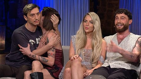 Sommerhaus-Wiedersehen: Tessa weint - Foto: RTL